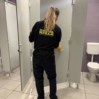 Ventimiglia, bagni pubblici al mercato coperto: al via il nuovo servizio di pulizia Ventimiglia, bagni pubblici al mercato coperto: al via il nuovo servizio di pulizia