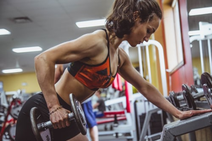 Una palestra in casa: come scegliere gli attrezzi