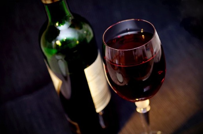 Etichette del vino, Coldiretti: "No agli allarmi, bene il dietrofront dell'Unione Europea" Etichette del vino, Coldiretti: "No agli allarmi, bene il dietrofront dell'Unione Europea"