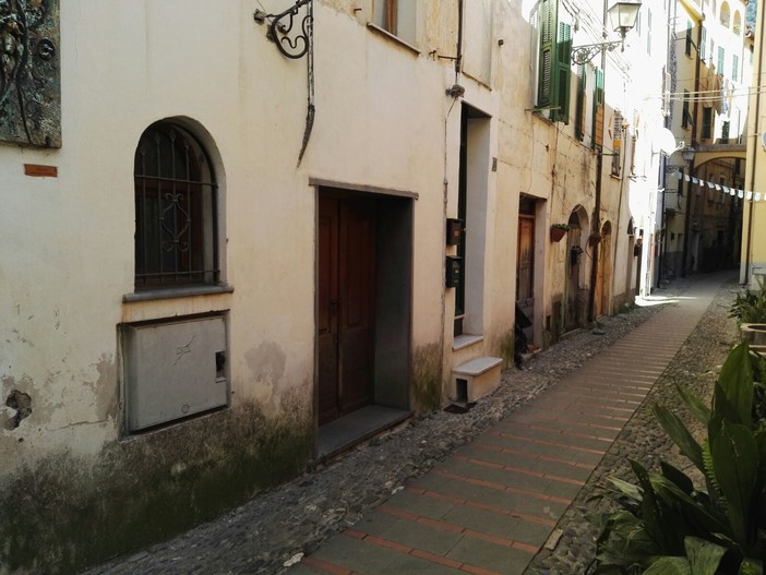 Badalucco: dopo tanti anni il Comune ha trovato qualcuno interessato a riaprire la bottega artigiana di via Fontana