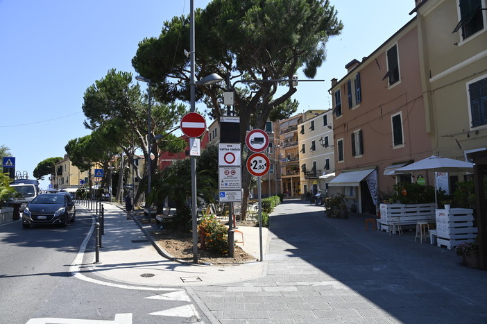 Imperia, alla Marina in arrivo 10 telecamere per la sicurezza: accordo tra Civ e Comune Imperia, alla Marina in arrivo 10 telecamere per la sicurezza: accordo tra Civ e Comune