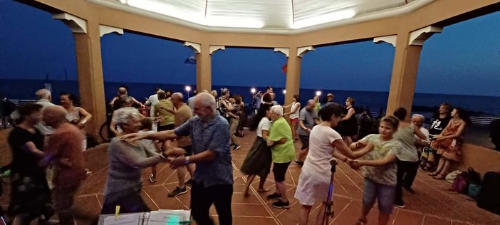 Bordighera: questa sera, serata di balli Occitani Folk Tradizionali con Balbosco D'Oc ed i ‘Du Tut’ Bordighera: questa sera, serata di balli Occitani Folk Tradizionali con Balbosco D'Oc ed i ‘Du Tut’