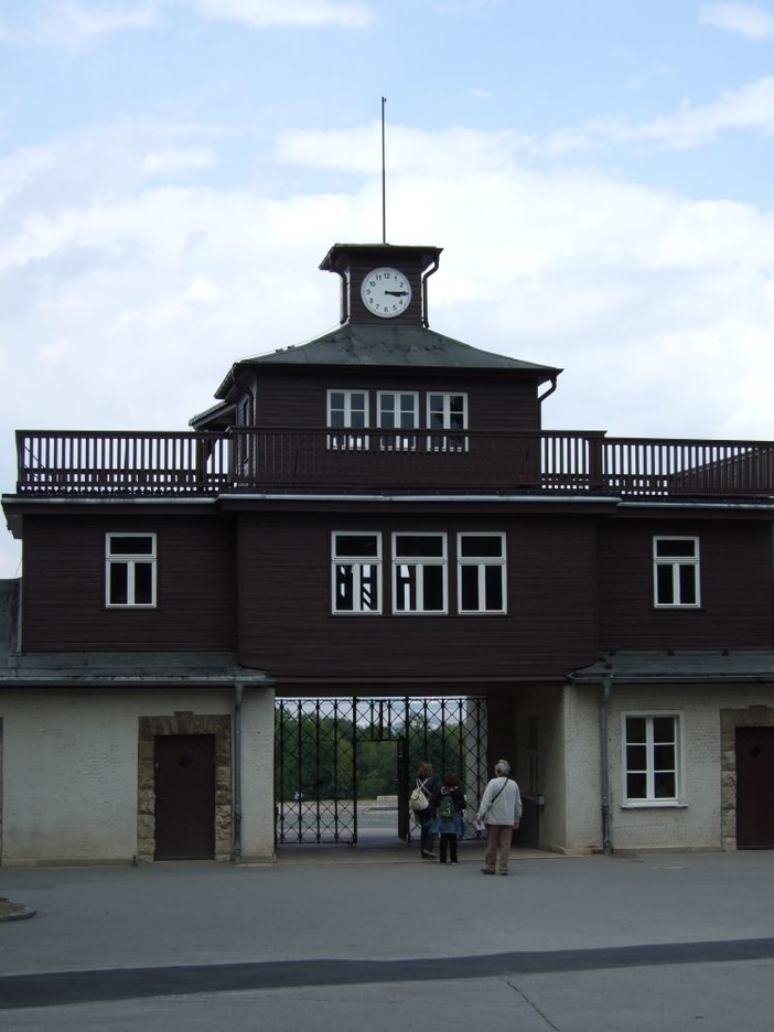 L'Istituto Comprensivo di Arma ha incontrato Gilberto Salmoni, testimone della Shoah L'Istituto Comprensivo di Arma ha incontrato Gilberto Salmoni, testimone della Shoah