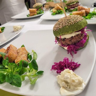 Pasto fuori casa e alimentazione sana... missione impossibile?