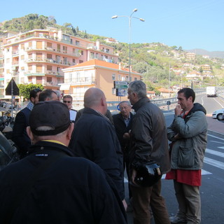 Sanremo: una rotatoria contro la sosta selvaggia al Borgo. Incontro stamani in piazza tra amministrazione e residenti