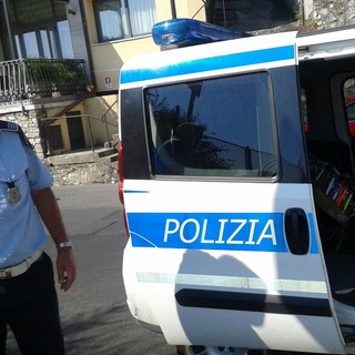 Diano Marina: nuovo blitz della Polizia Municipale: sequestrati occhiali da sole dannosi per la salute