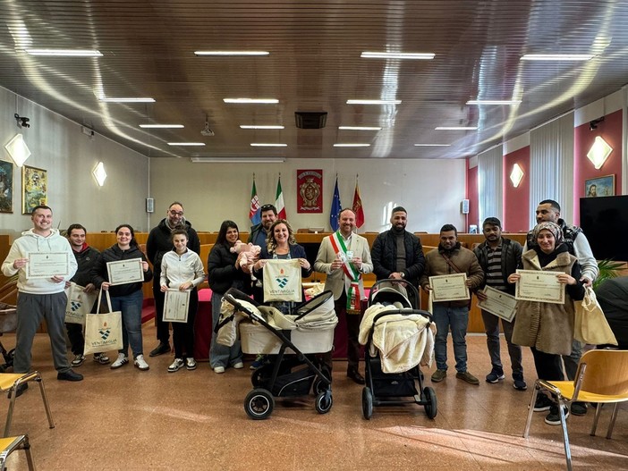 Ventimiglia, consegnati i primi 11 Baby Kit ai neogenitori