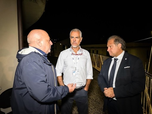Il Senatore Gianni Berrino e l'Assessore Regionale Luca Lombardi con il responsabile e primario del Pronto Soccorso di Imperia Luca Acquarone