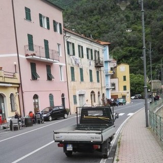 Badalucco: bambino in bici si schianta contro un'auto sfondando il lunotto posteriore