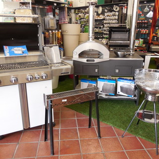 Tempo di barbecue, minipiscine e arredamenti per esterni: scegli da Benza il meglio della produzione italiana Tempo di barbecue, minipiscine e arredamenti per esterni: scegli da Benza il meglio della produzione italiana
