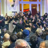 Sanremo 2027, ora è ufficiale: cambia la corsa dei Giovani, finale a sei il 18 dicembre al Casinò e il vincitore tra i Big