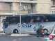 Imperia, nuova rotatoria in viale Matteotti: bus turistico resta incastrato