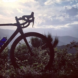 Ciclismo, il 'Gravel' sbarca nel golfo dianese, il 21 novembre l'appuntamento con 70 chilometri di scorci e panorami mozzafiato