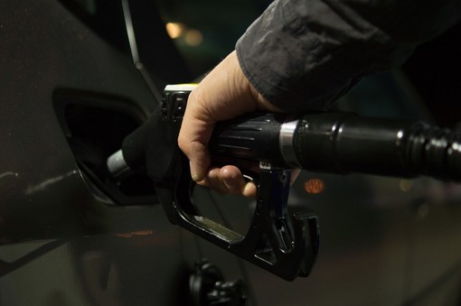 La Regione Liguria ha abrogato l'imposta regionale sulla benzina per i mezzi di trasporto
