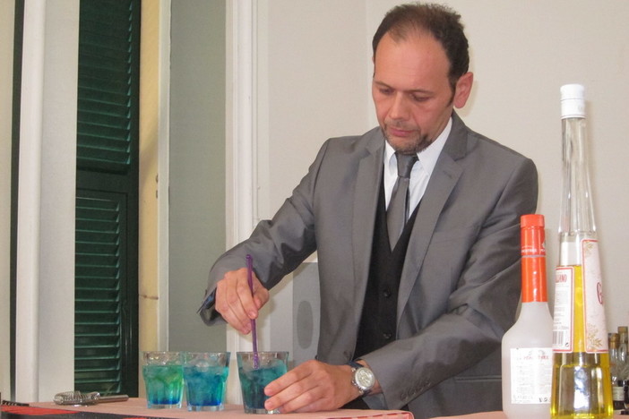 Aperte le iscrizioni del Cescot Confesercenti al terzo corso di somministrazione alimenti e bevande Aperte le iscrizioni del Cescot Confesercenti al terzo corso di somministrazione alimenti e bevande