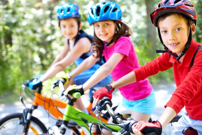 Bicicletta e salute: perché andare in bici fa bene. Tutti in sella con i consigli di Fab SMS Bicicletta e salute: perché andare in bici fa bene. Tutti in sella con i consigli di Fab SMS