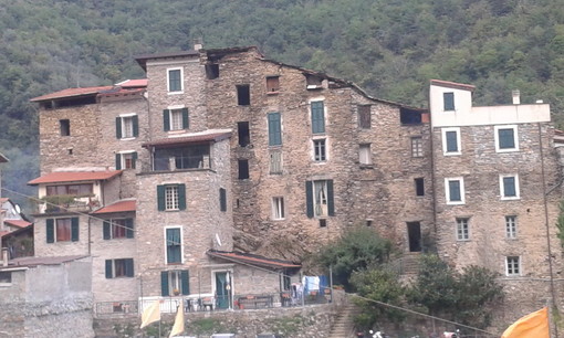 Degrado a Buggio, Alberto Pastor al sindaco di Pigna: "Ho inviato tante Pec al Comune ma non ho mai ricevuto risposta" Degrado a Buggio, Alberto Pastor al sindaco di Pigna: "Ho inviato tante Pec al Comune ma non ho mai ricevuto risposta"