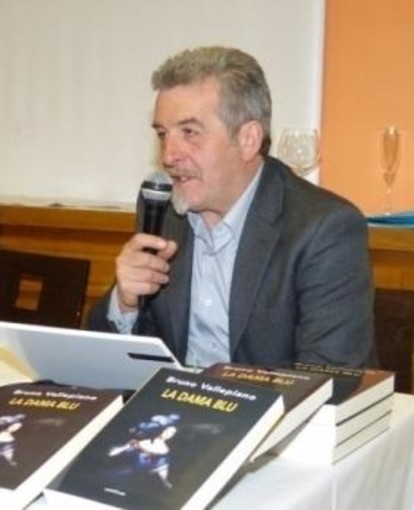 Tra Piemonte e Liguria, continua il tour di Bruno Vallepiano. Venerdì pomeriggio al Museo Civico di Sanremo Tra Piemonte e Liguria, continua il tour di Bruno Vallepiano. Venerdì pomeriggio al Museo Civico di Sanremo