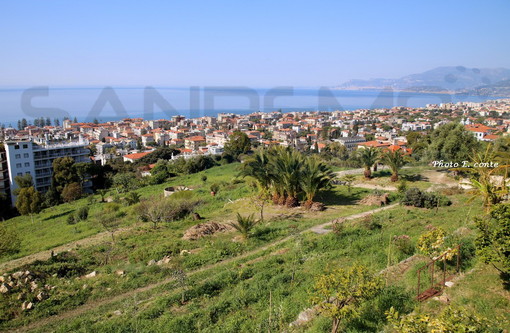 Bordighera: questa estate la settima edizione di "D'autore e D'amore" la rassegna cantautorale promossa da "Aspettando Godot" Bordighera: questa estate la settima edizione di "D'autore e D'amore" la rassegna cantautorale promossa da "Aspettando Godot"