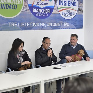 Sanremo: il gruppo 'I bassotti di Sanremo e dintorni' ha incontrato il Sindaco Alberto Biancheri (foto)