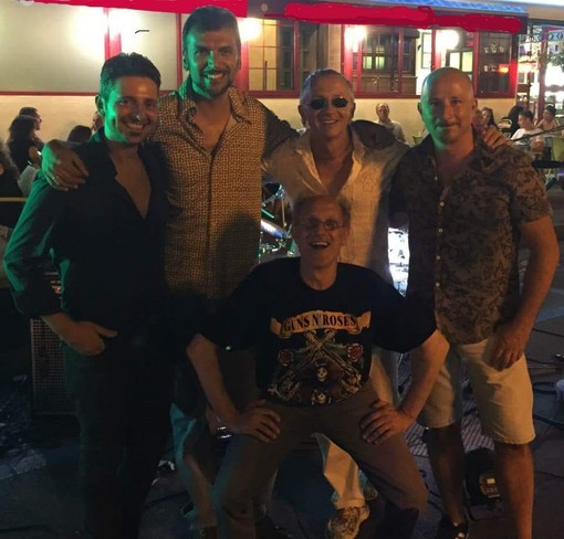 La "fiesta" continua al Bahama Star! Giovedì Aperizumba, venerdì performance della band Sintesi Live Rock  e sabato Bahamaoke