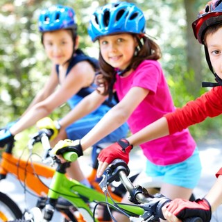 Bicicletta e salute: perché andare in bici fa bene. Tutti in sella con i consigli di Fab SMS