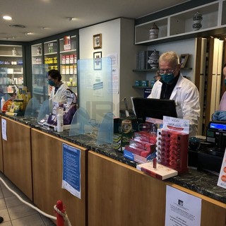 Emergenza Coronavirus: sicurezza nelle Farmacie, arrivano le paratie in plexiglas per tutelare il personale