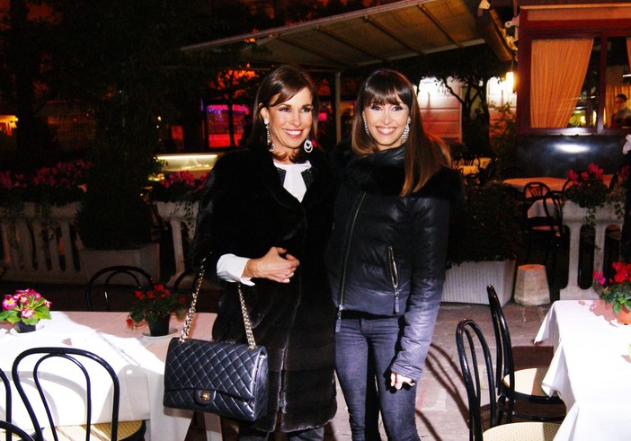 Le sorelle Parodi per la cena in coppia scelgono Da Vittorio: le foto