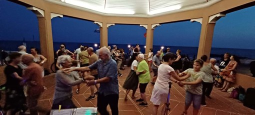 Bordighera: questa sera, serata di balli Occitani Folk Tradizionali con Balbosco D'Oc ed i ‘Du Tut’ Bordighera: questa sera, serata di balli Occitani Folk Tradizionali con Balbosco D'Oc ed i ‘Du Tut’