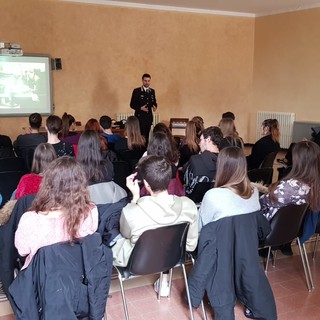 Sanremo: le classi quinte del liceo Cassini a lezione di legalità con i Carabinieri Sanremo: le classi quinte del liceo Cassini a lezione di legalità con i Carabinieri