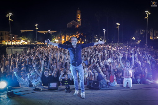 Diano Marina: questa sera ultima serata dello show condotto da Gianni Rossi 'Balliamoci l'estate' Diano Marina: questa sera ultima serata dello show condotto da Gianni Rossi 'Balliamoci l'estate'