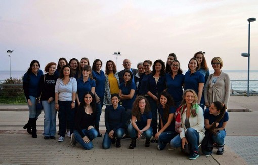 Hai bisogno di una babysitter professionista? Le ragazze del corso professionale per Baby Sitter hanno quasi finito il loro corso di preparazione