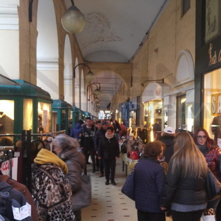 Imperia: al via la 26a edizione della ‘Befana Imperiese’, prima grande giornata commerciale del 2019 (foto)