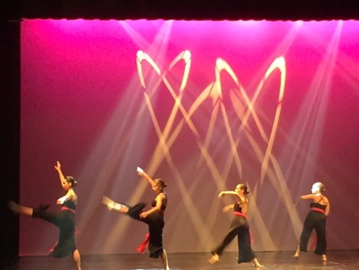 Bordighera: raccolti oltre 2mila euro per Emrgency con lo spettacolo delle alunne della scuola Espressione Danza Bordighera: raccolti oltre 2mila euro per Emrgency con lo spettacolo delle alunne della scuola Espressione Danza