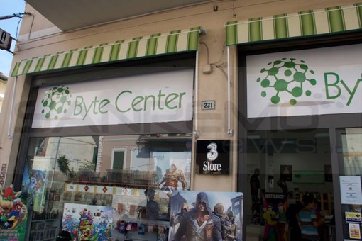 Prova gratuitamente i videogames prima di comprarli per Natale. Da Byte Center super sconti anche su console, telefonia e informatica Prova gratuitamente i videogames prima di comprarli per Natale. Da Byte Center super sconti anche su console, telefonia e informatica