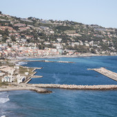 Dopo il cimento Ospedaletti saluta le fese con spettacoli, stelle, libri e tradizioni: gli ultimi eventi fino all’Epifania