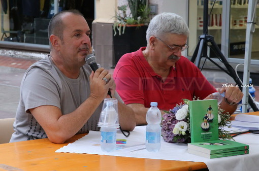 Grande affluenza anche oggi al 'Bordighera Book festival 2019'. Le foto di Eugenio Conte Grande affluenza anche oggi al 'Bordighera Book festival 2019'. Le foto di Eugenio Conte