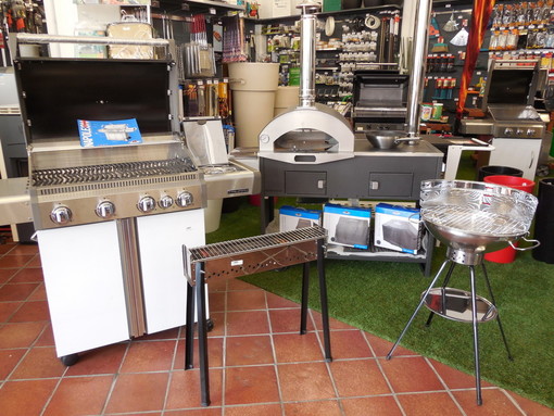 Tempo di barbecue, minipiscine e arredamenti per esterni: scegli da Benza il meglio della produzione italiana Tempo di barbecue, minipiscine e arredamenti per esterni: scegli da Benza il meglio della produzione italiana