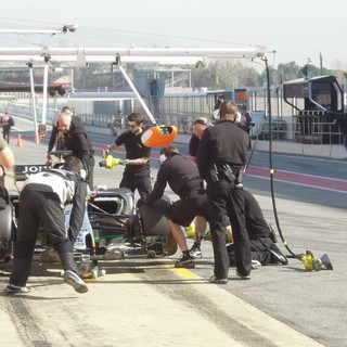 Continua il rapporto professionale e di amicizia tra la scuderia Force India e la ditta Benza, per il secondo anno consecutivo fornitrice di guanti per la prossima stagione agonistica