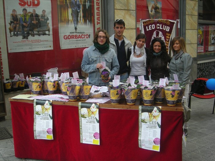 Sanremo: svolto ieri il banchetto del Leo Club a favore del Gruppo Italiano Les Sanremo: svolto ieri il banchetto del Leo Club a favore del Gruppo Italiano Les