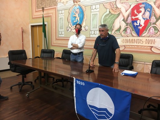 Il sindaco Chiappori e il vicesindaco Za Garibaldi durante la cerimonia del 2020 Il sindaco Chiappori e il vicesindaco Za Garibaldi durante la cerimonia del 2020