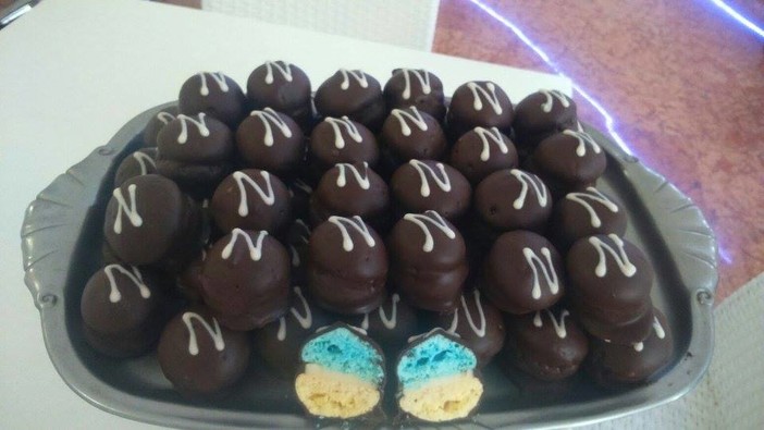 Sanremo: grande successo per la pasticceria Insomnia Caffé con i baci di Nobel creati da Salvatore Scutellà