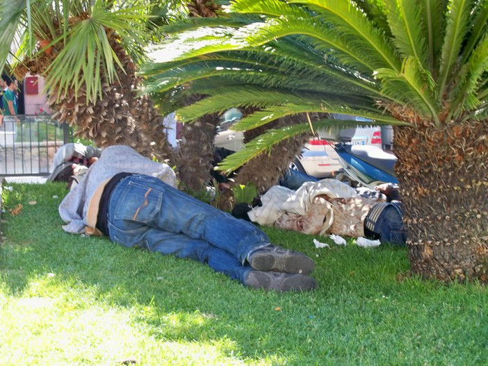Ventimiglia: continuano i problemi con gli immigrati, tante risse e diversi agenti feriti Ventimiglia: continuano i problemi con gli immigrati, tante risse e diversi agenti feriti