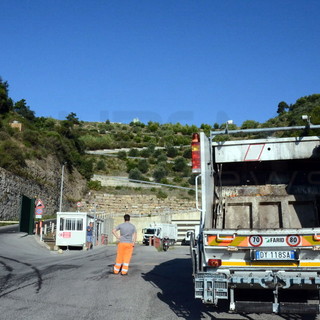 Lotto 6, raccolta differenziata e discarica: ecco l'intervento del portavoce dei dipendenti della Idroedil Lotto 6, raccolta differenziata e discarica: ecco l'intervento del portavoce dei dipendenti della Idroedil