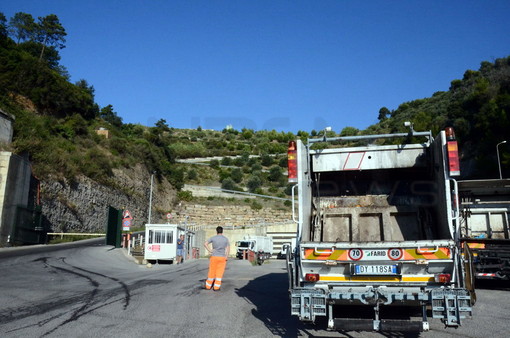 Lotto 6, raccolta differenziata e discarica: ecco l'intervento del portavoce dei dipendenti della Idroedil Lotto 6, raccolta differenziata e discarica: ecco l'intervento del portavoce dei dipendenti della Idroedil