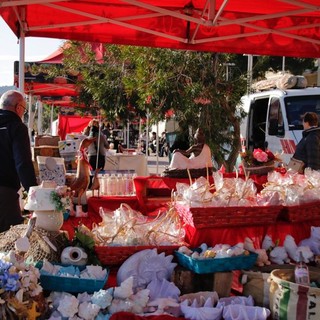 Bancarelle in Festa a San Bartolomeo al Mare fino al 6 gennaio