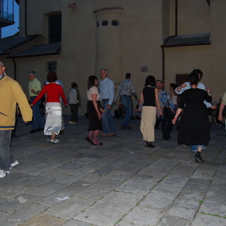 Cipressa: questa sera in piazza Mazzini spettacolo di balli Occitani