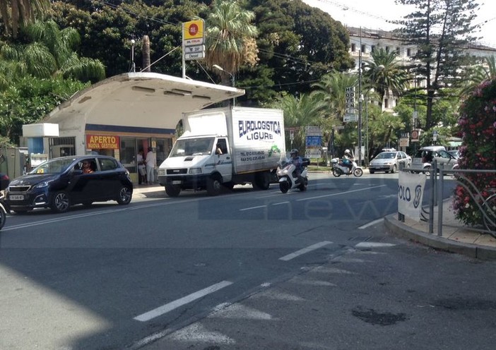 Sanremo: riapre alla Foce il benzinaio della 'Oil Italia', ma da Palazzo Bellevue nessun dietrofront sul progetto della rotonda