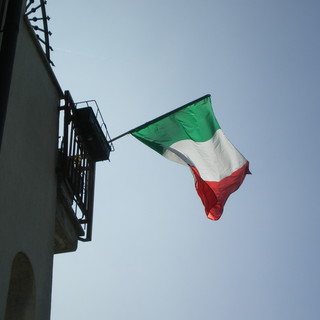 Coronavirus, anche ad Imperia le note dell'inno di Mameli per "sconfiggere" la paura del contagio (Video) Coronavirus, anche ad Imperia le note dell'inno di Mameli per "sconfiggere" la paura del contagio (Video)