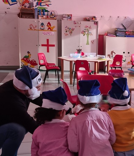 Ad Arma di Taggia la Befana in videochiamata per i bambini della scuola dell'infanzia di via Colombo Ad Arma di Taggia la Befana in videochiamata per i bambini della scuola dell'infanzia di via Colombo